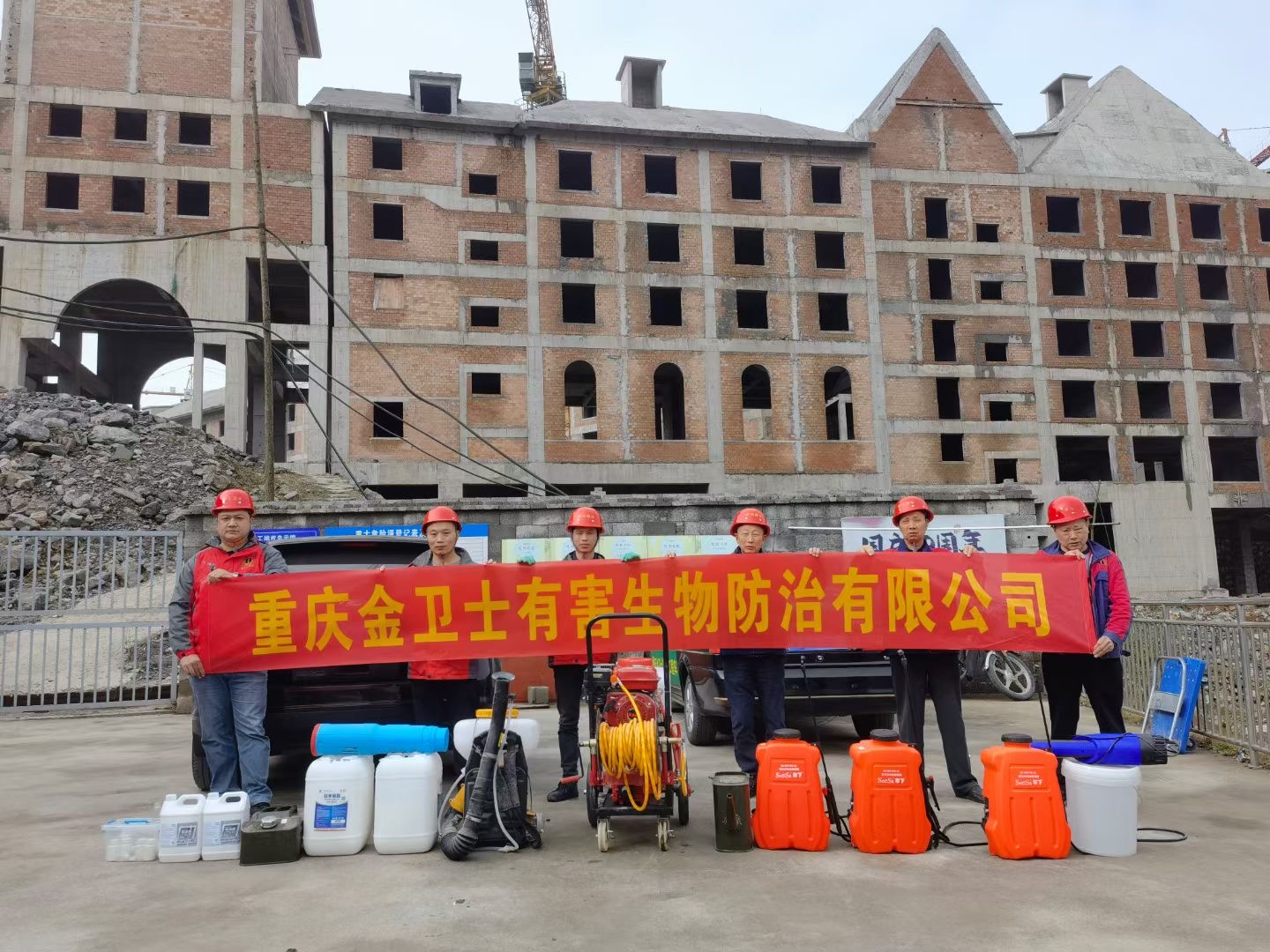 重慶陽光童年旅游景區(qū)，瑞士驛站白蟻防治施工現(xiàn)場